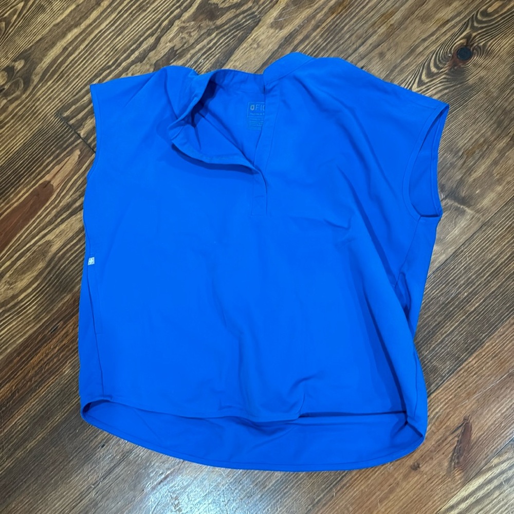 Rafaela large figs royal blue scrub top
